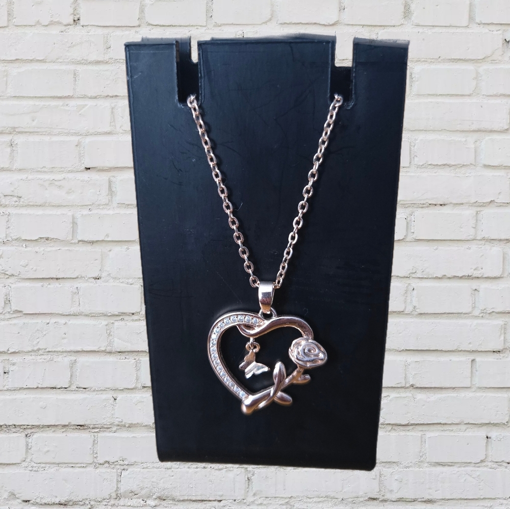 Elegant Gold Heart Pendant Necklace